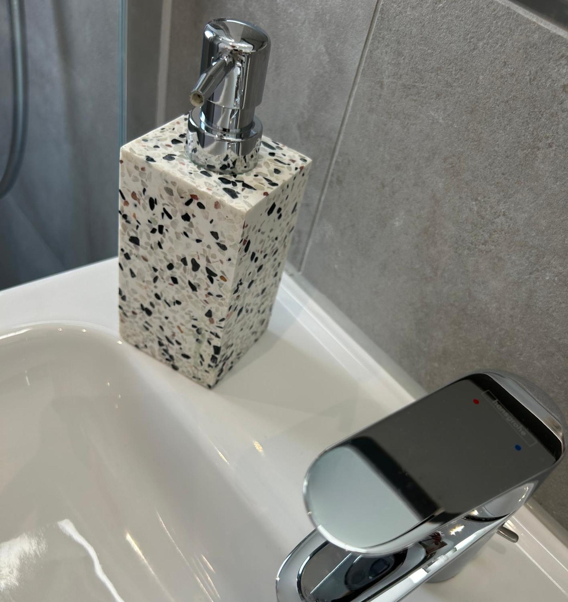 Neues Trendy Appartement In Hannover Eksteriør billede